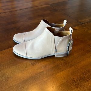Womens Toms Reese size 10 NWT